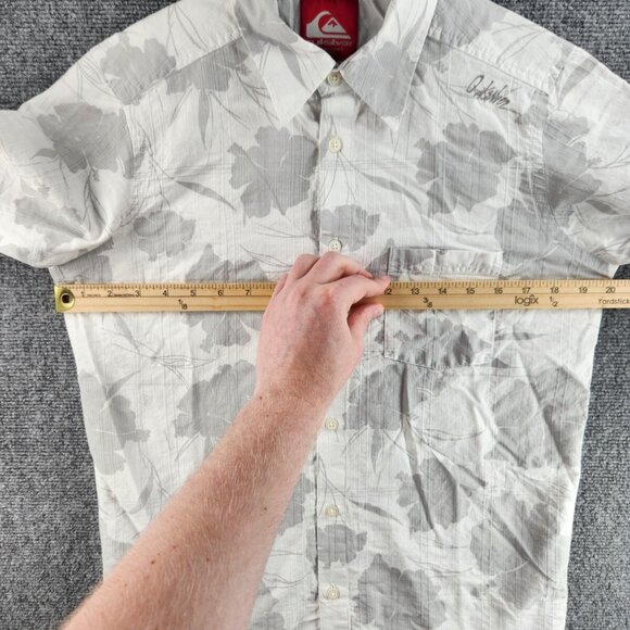 Quiksilver Quicksilver Button Up Shirt Men Small Mid Fit Gray White Floral Surf - Picture 13 of 16